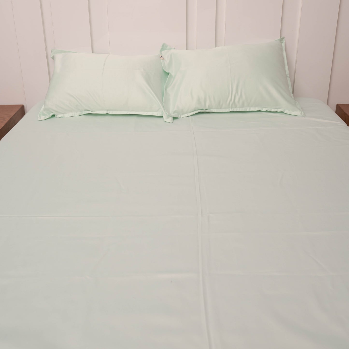 MINT SATIN BEDSHEET