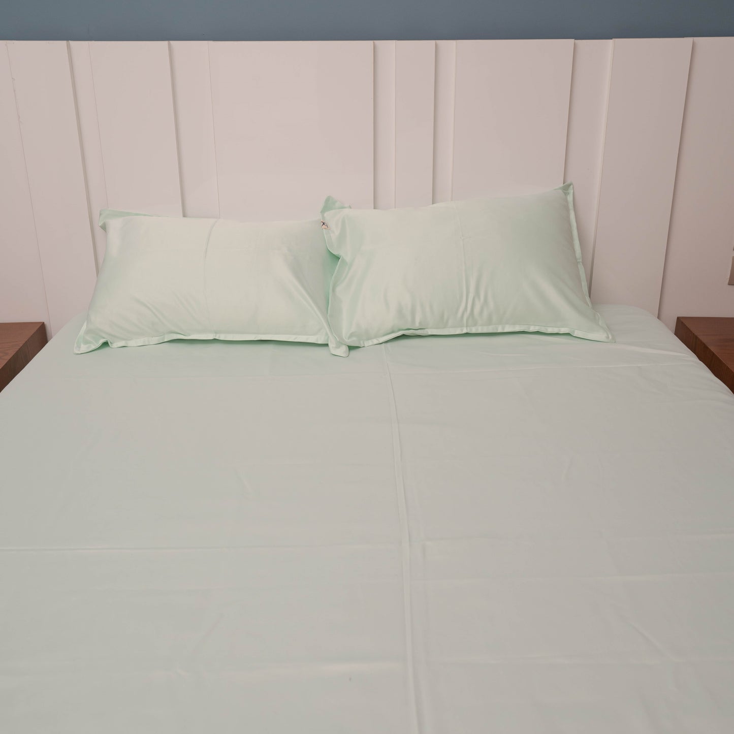 MINT SATIN BEDSHEET