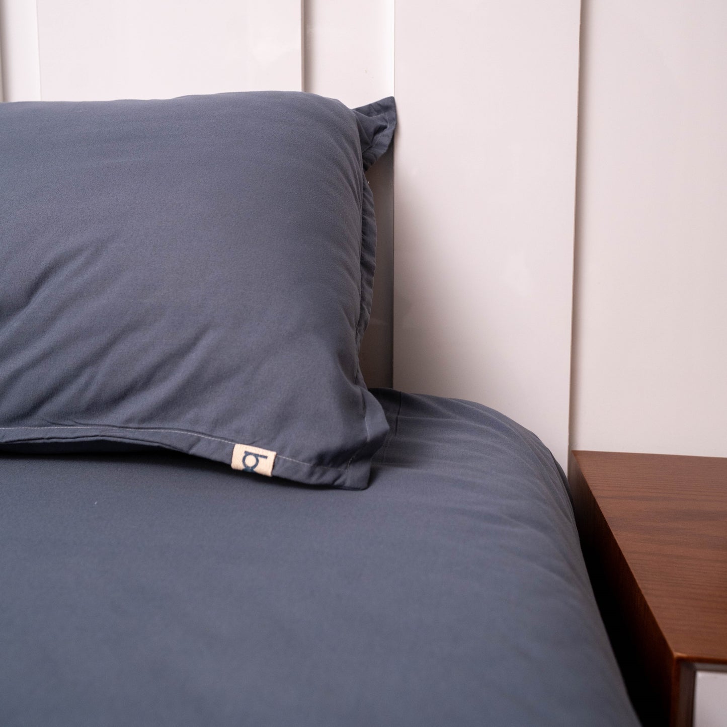 GRAY MICROFIBER BEDSHEET
