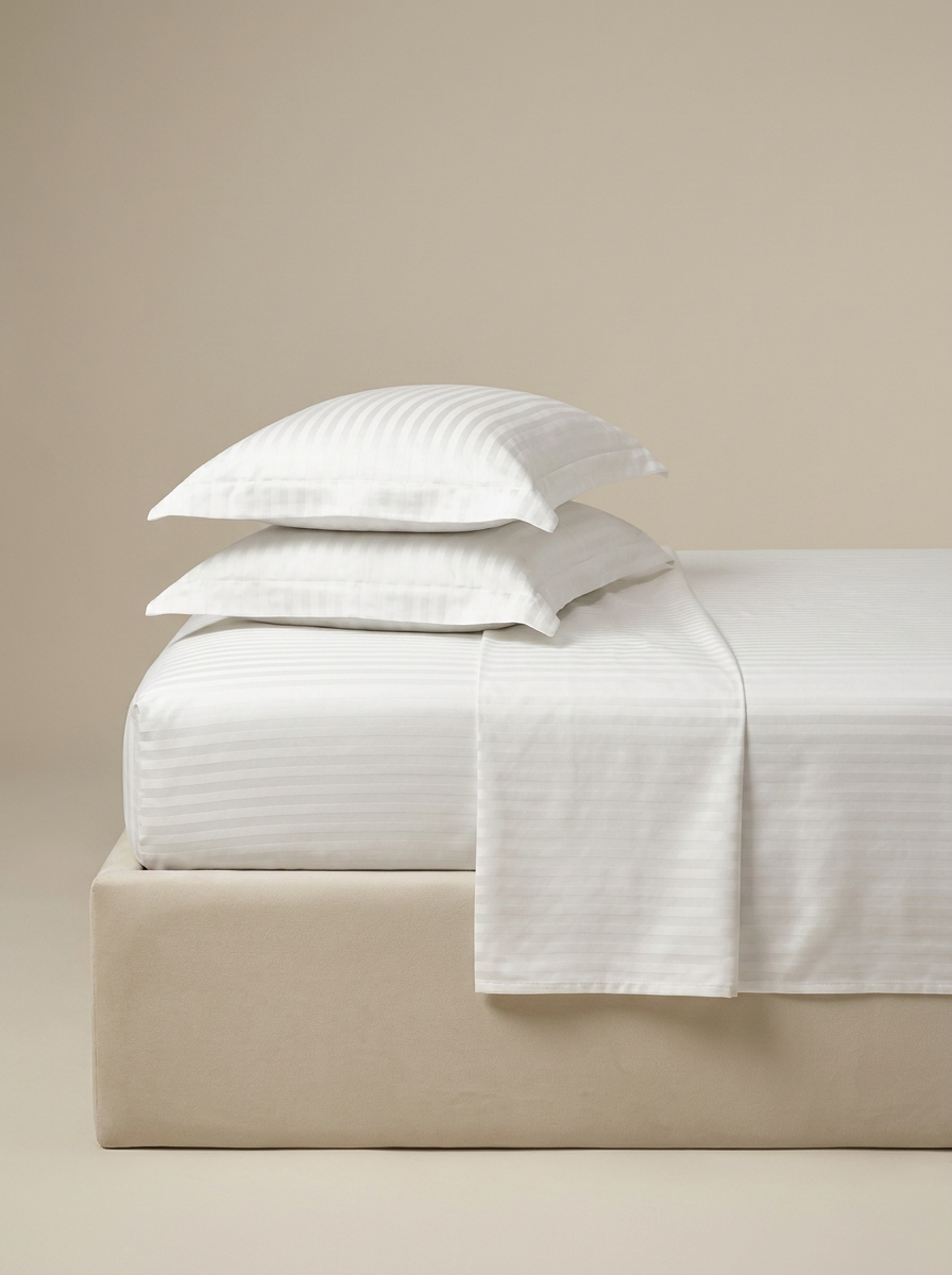 STRIPE-COLOR White 3 | White striped satin folded