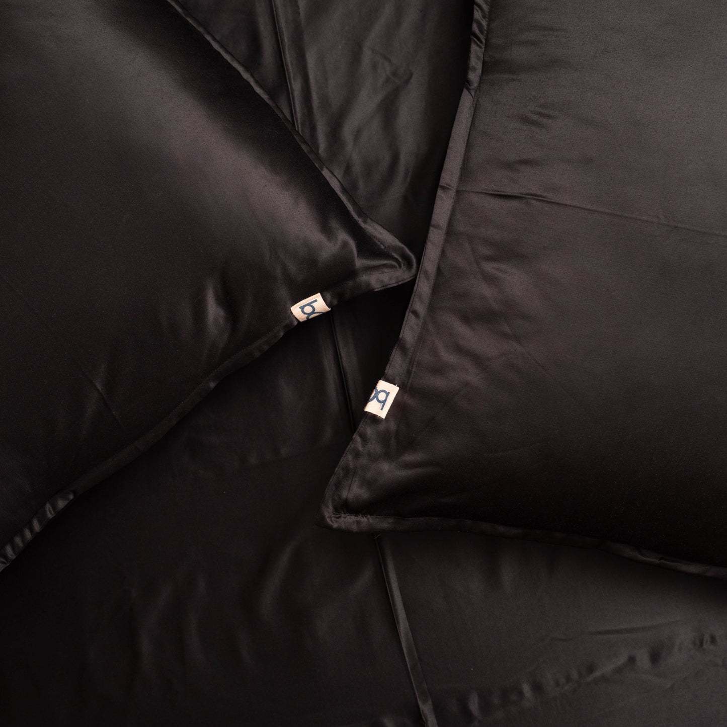BLACK SATIN BEDSHEET