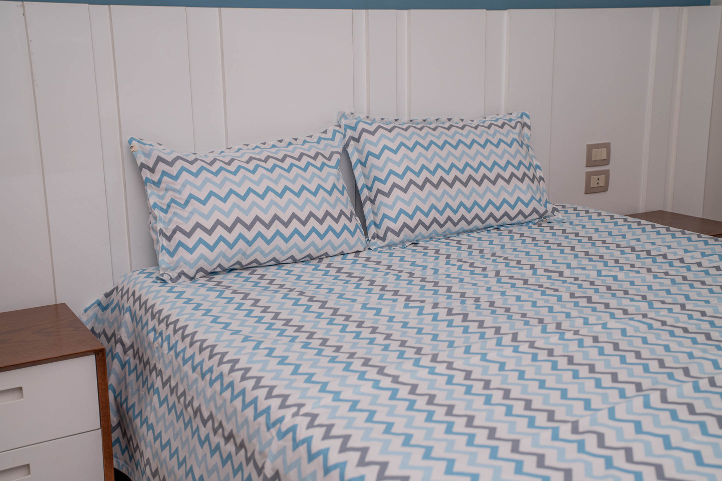Limited Summer'25 Collection! URBAN ZIGZAG COTTON BEDSHEET
