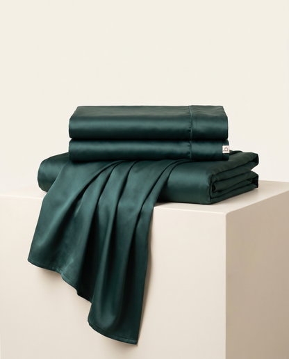 SATIN-COLOR Emerald Green 3 | Emerald satin folded set