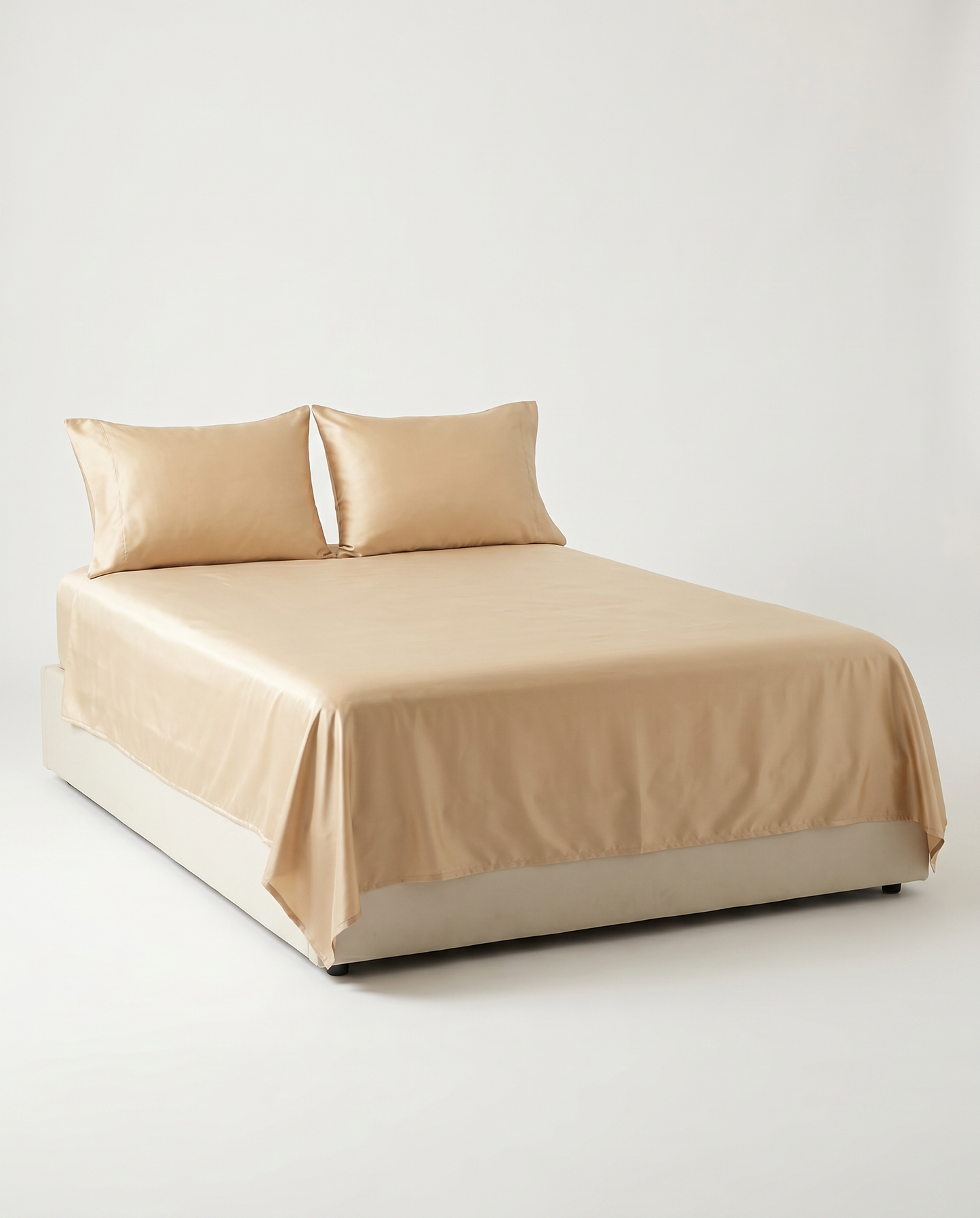 SATIN-COLOR Champagne | Champagne satin bedsheet set studio