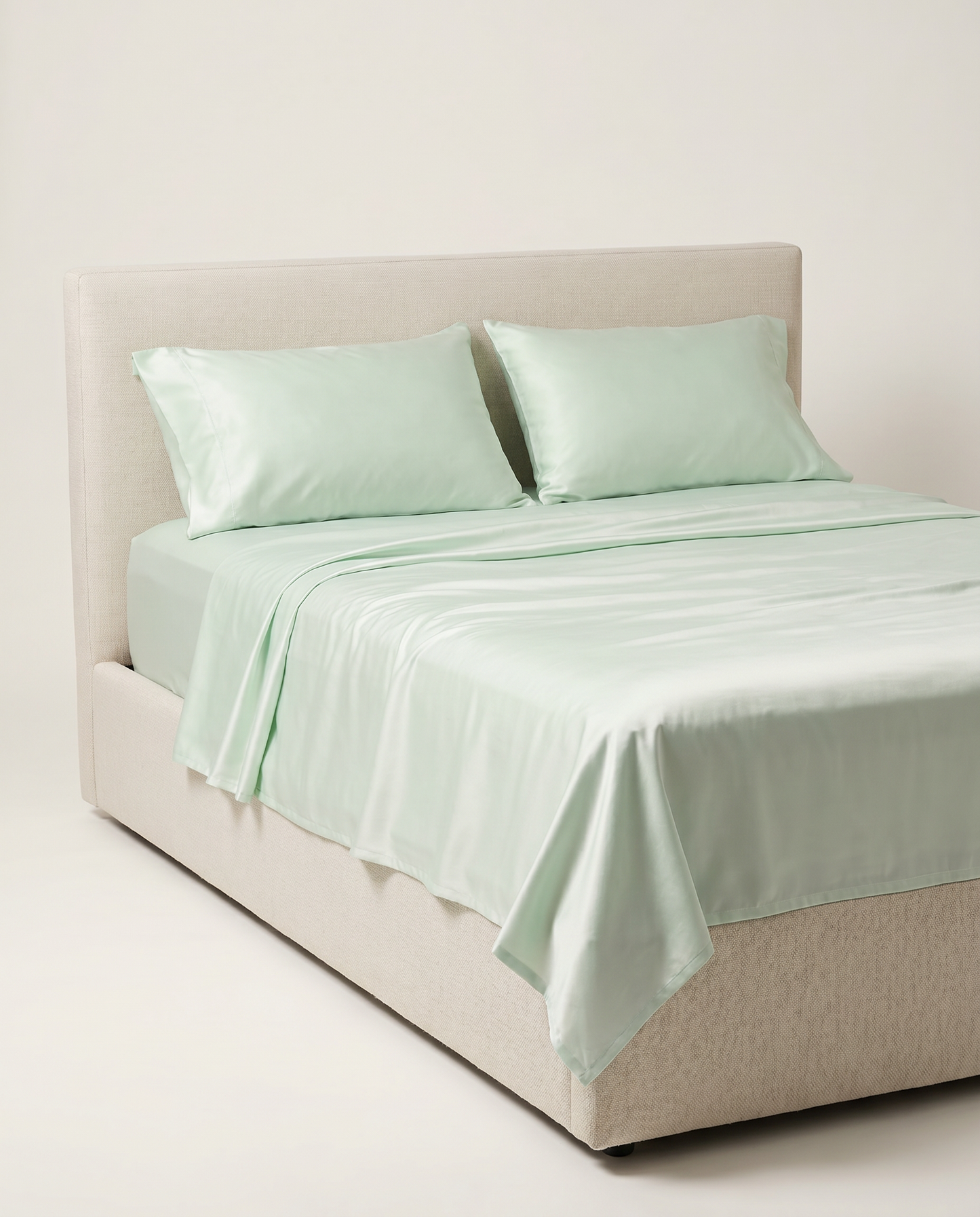 SATIN-COLOR mint | Mint satin bedsheet set studio