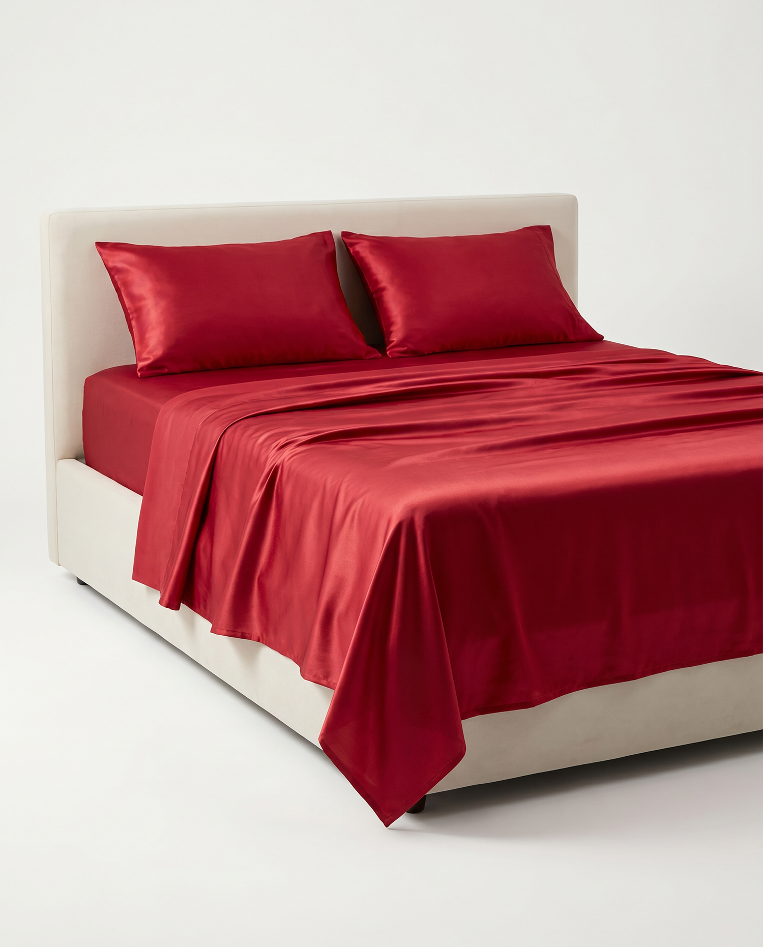 SATIN-COLOR Ruby Red | Ruby red satin bedsheet set studio
