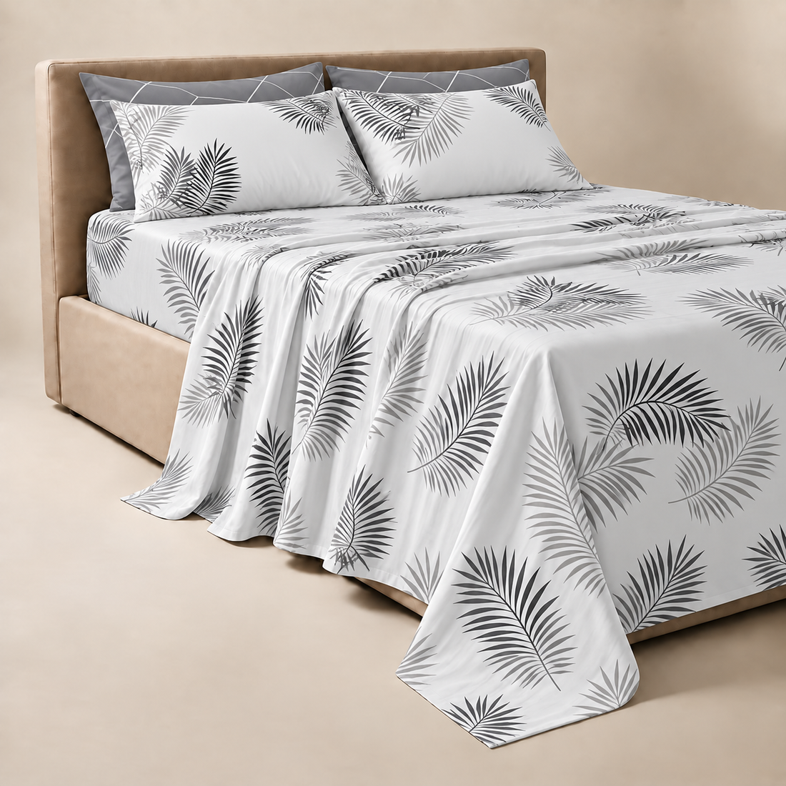 Monochrome Palm Cotton Bedding Set — Tropical Calm, Modern Style